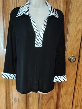 Elegant Kiara Black Knit Blouse With Zebra V-Neck Collar & Cuffs X L
